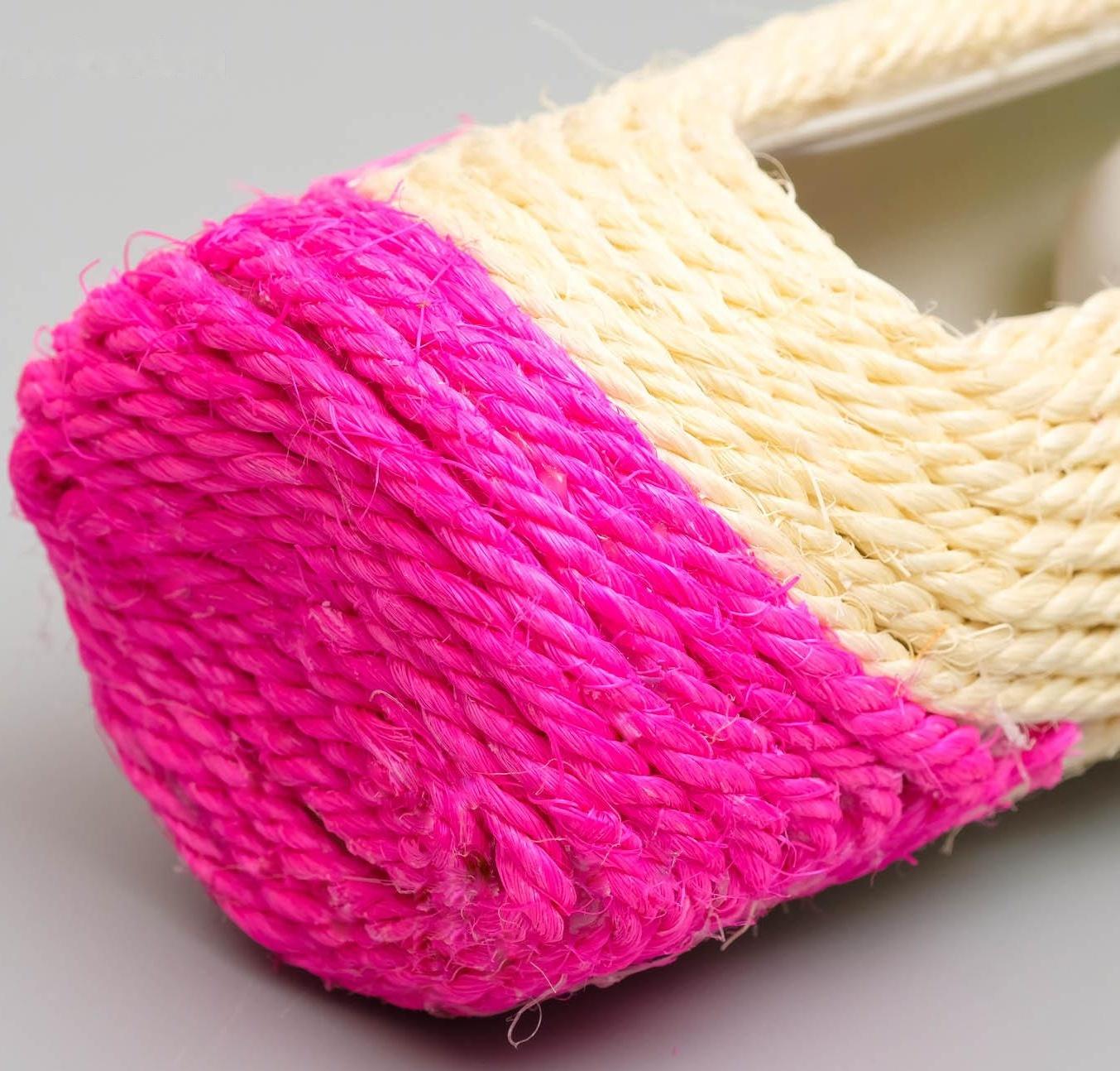 Когтеточка сизалевая малая с шариками, 29 х 7,5 см микс цветов