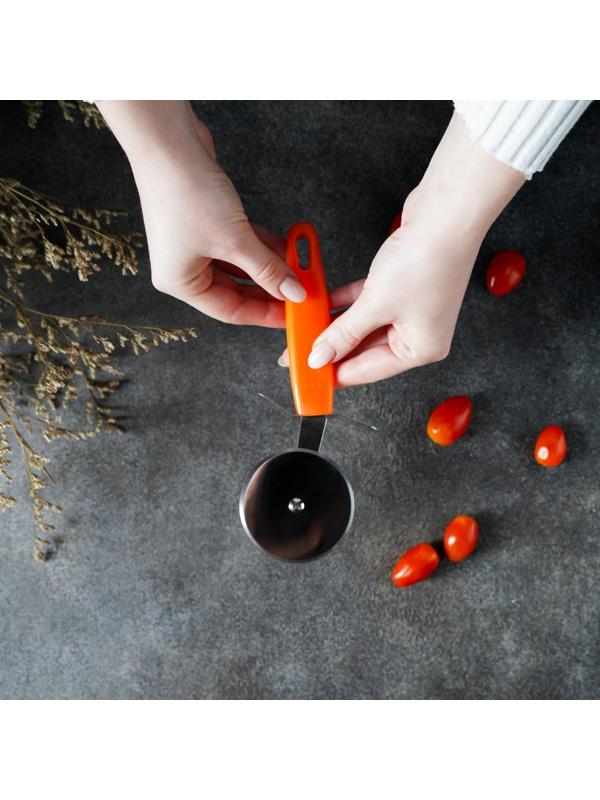 Нож для пиццы и теста «Оранж», 19 см, d=6,7 см, цвет оранжевый