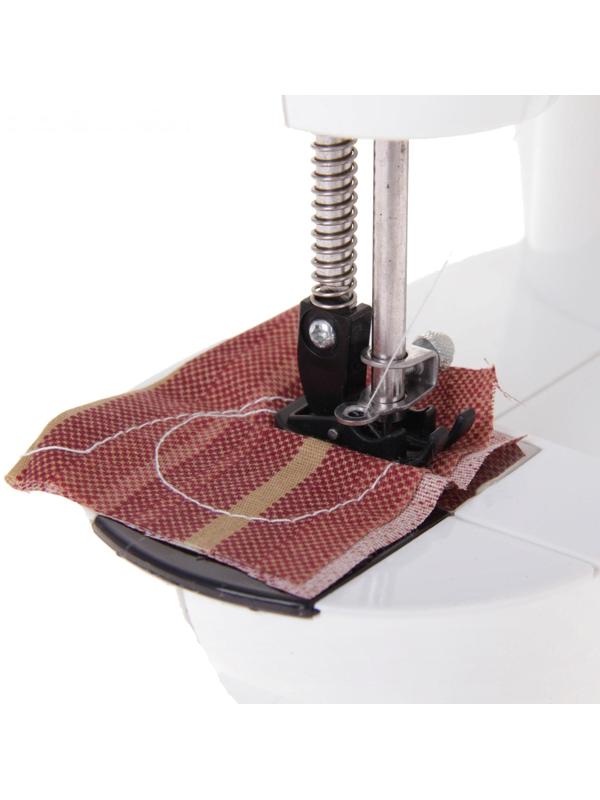 Швейная машина Irit IRP-01, 9 Вт, полуавтомат, от батареек/сети, бело-серая