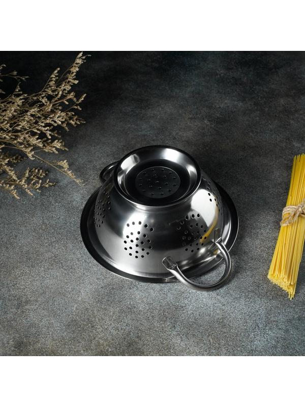 Дуршлаг из нержавеющей стали Доляна, d=22 см, на ножке, две ручки