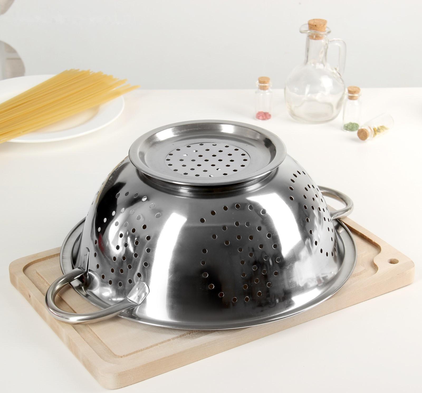 Дуршлаг из нержавеющей стали Доляна, d=28 см, на ножке, две ручки