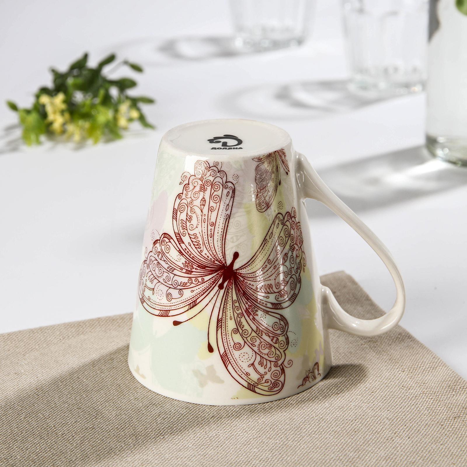 Кружка фарфоровая Доляна «Бабочка», 280 мл, цвет МИКС