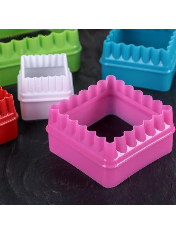 Набор форм для печенья Доляна «Квадрат», 5 шт, 8×8×3,5 см, цвет МИКС