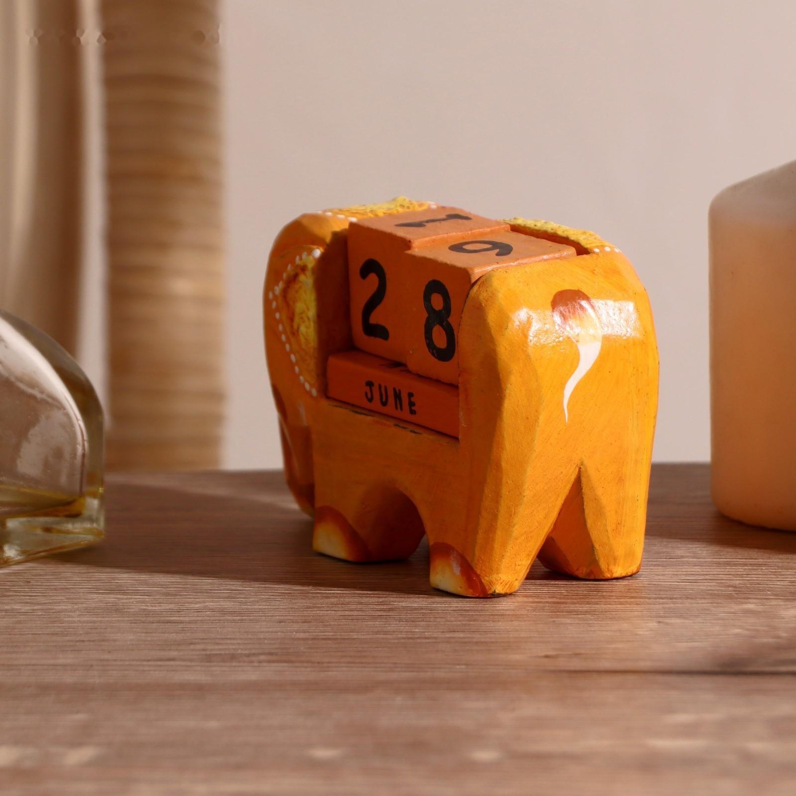 Деревянный календарь с кубиками 