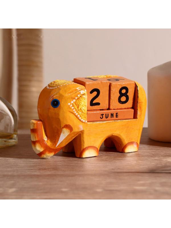 Деревянный календарь с кубиками 