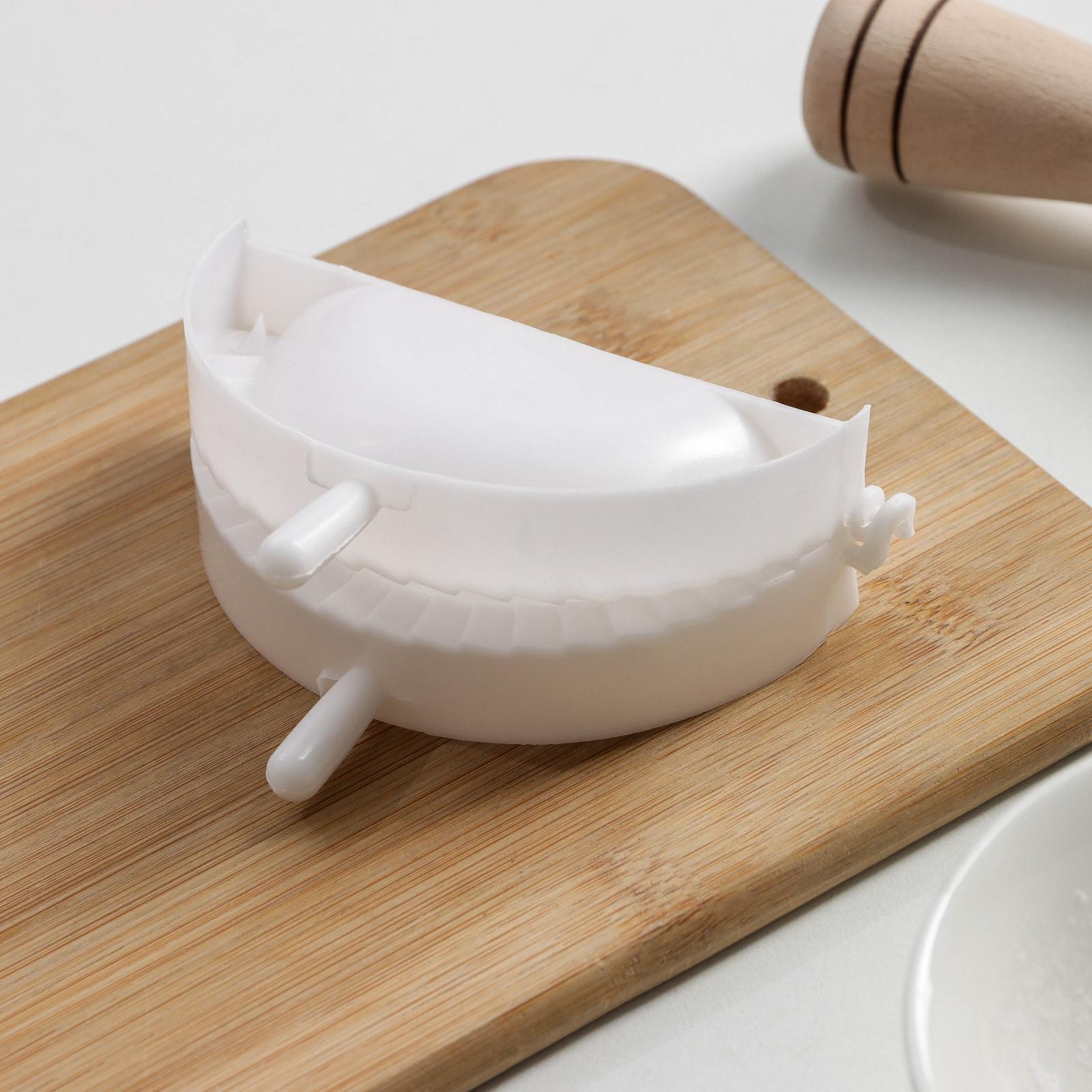 Набор для лепки пельменей Доляна, 3 предмета, формы d=7,5 и 10 см, скалка МИКС