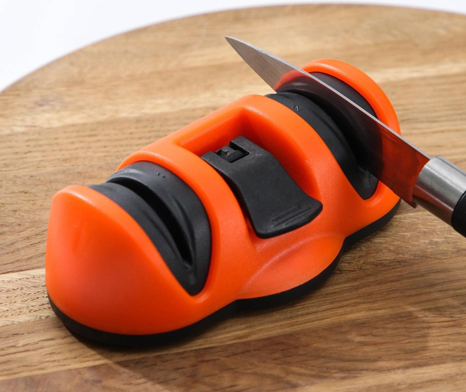 Точилка для металлических ножей с полировкой, на присоске «Профи», цвет МИКС