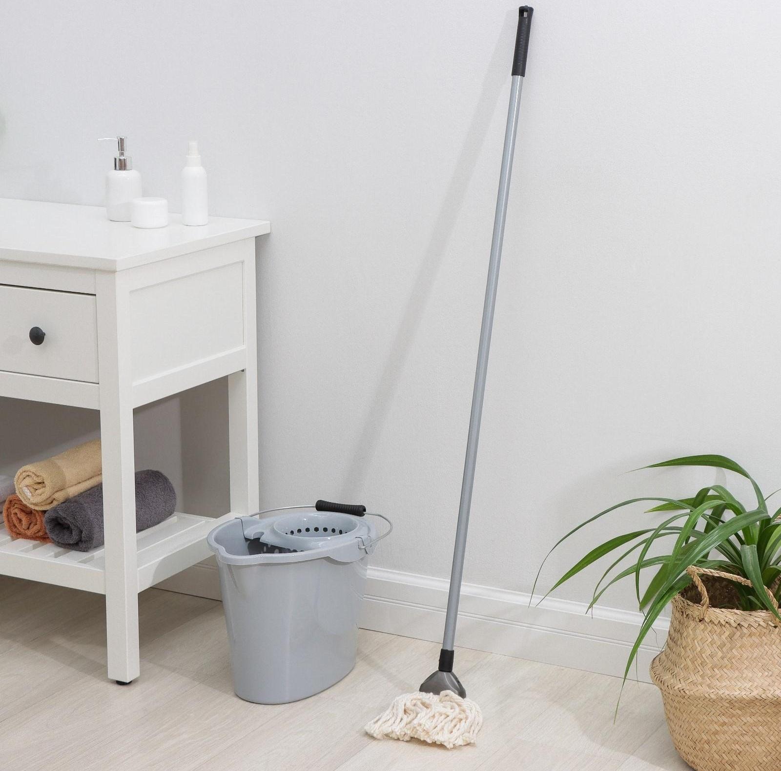Набор для уборки МОП «Ориджинал», ведро со сливом 12 л, швабра 110 см, цвет МИКС