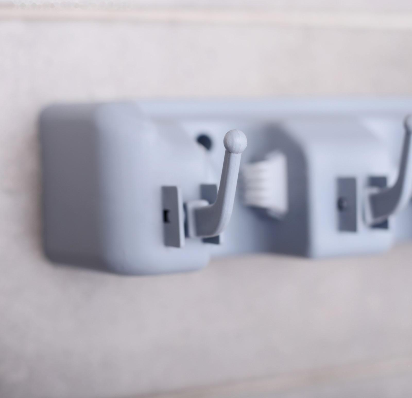 Держатель для уборочного инвентаря с крючками, 26×6×10 см, цвет серый