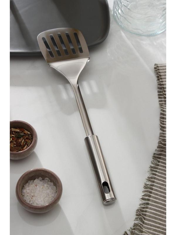 Лопатка из нержавеющей стали Доляна «Стандарт», h=33,5 см, с отверстиями