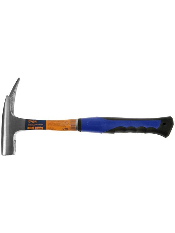 Молоток кровельщика ТУНДРА, цельнокованый, боек с магнитом, 2К рукоятка, 600 г