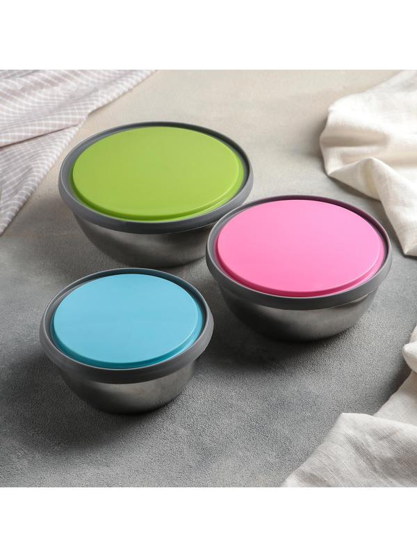 Набор салатников из нержавеющей стали с крышками «Яркая сталь», 3 шт: d=12 см, d=14 см, d=16 см, 800 мл, 600 мл, 400 мл, цвет МИКС