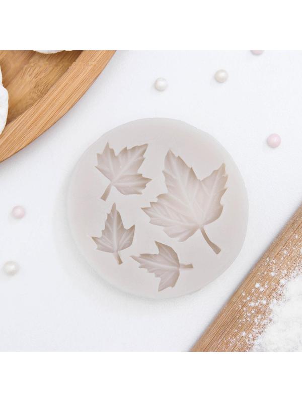 Молд «Лист кленовый», 6,5×1 см, цвет МИКС