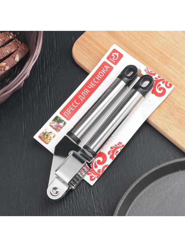 Пресс для чеснока Доляна «Помощник», 18 см, цвет чёрный, хромированный