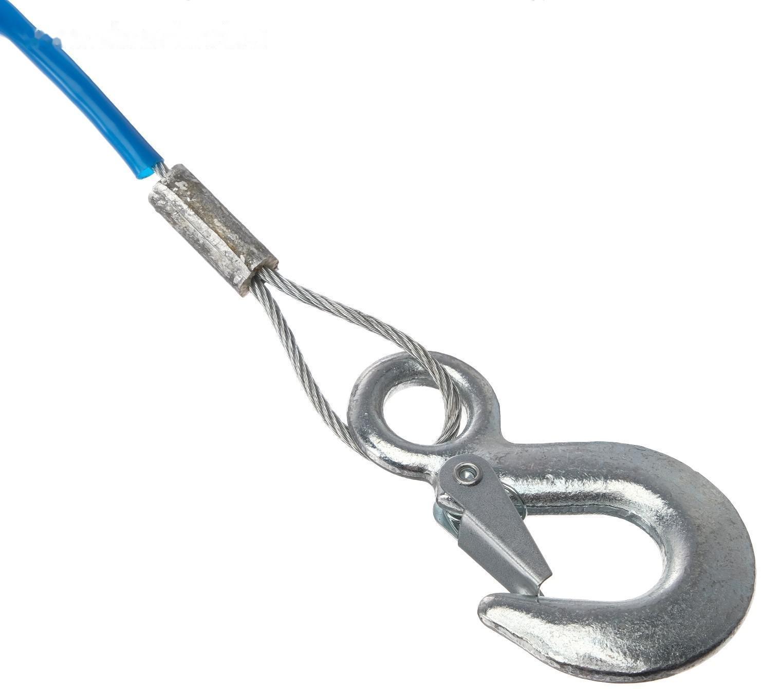 Трос буксировочный TORSO, металлический в ПВХ оплётке, 4м, 3 тонны, 2 крюка