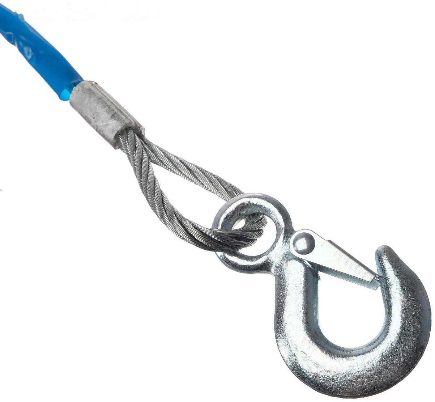 Трос буксировочный TORSO, металлический в ПВХ оплётке, 4м, 7 тонн, 2 крюка