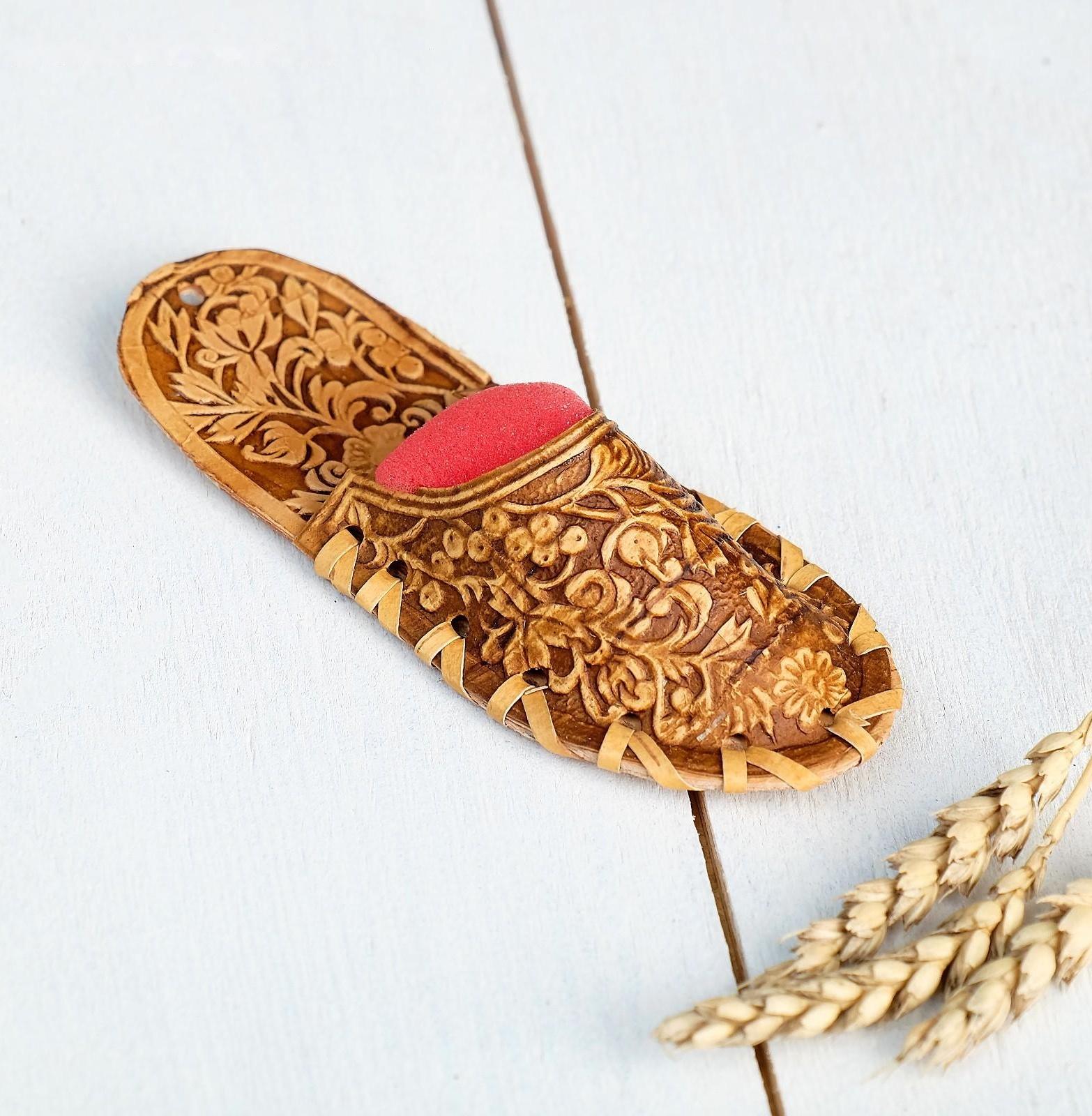 Игольница «Рябинка», 6×14 см, береста