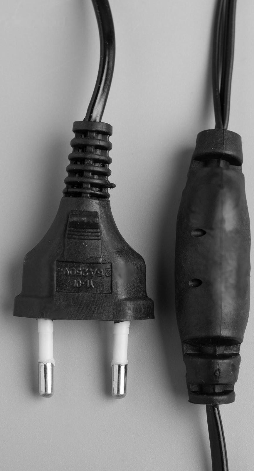 Гирлянда «Нить» 10 м с насадками «Шарики 2.5 см», IP44, тёмная нить, 100 LED, свечение бело-синее, мигание, 220 В