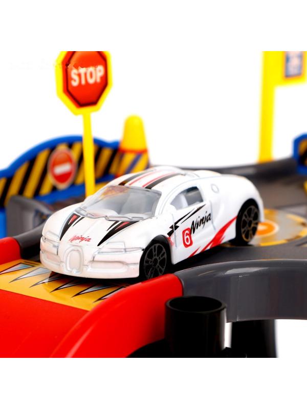 Гараж «Двухуровневая парковка», 1 металлическая машина, аксессуары