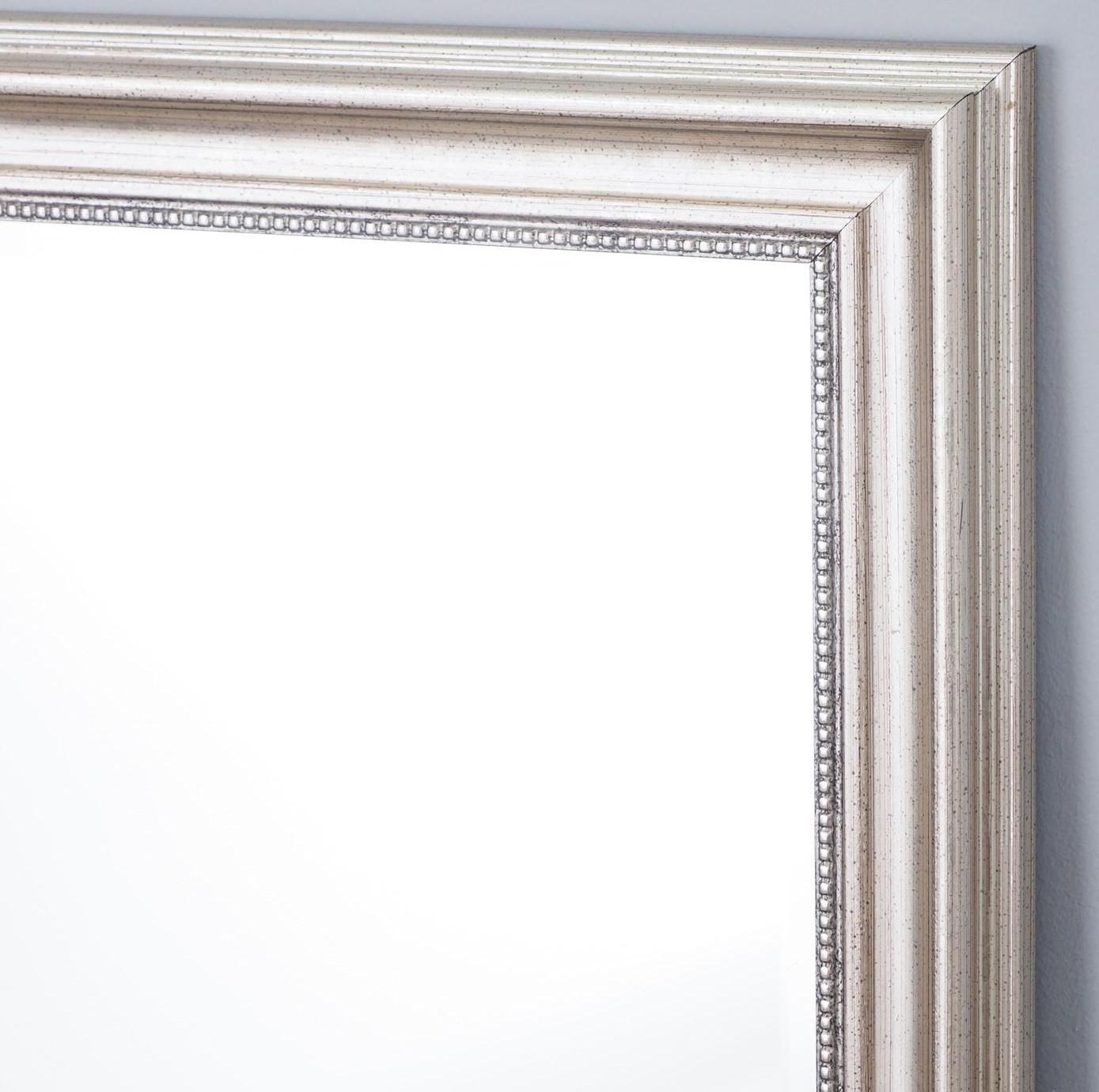 Зеркало настенное в раме 