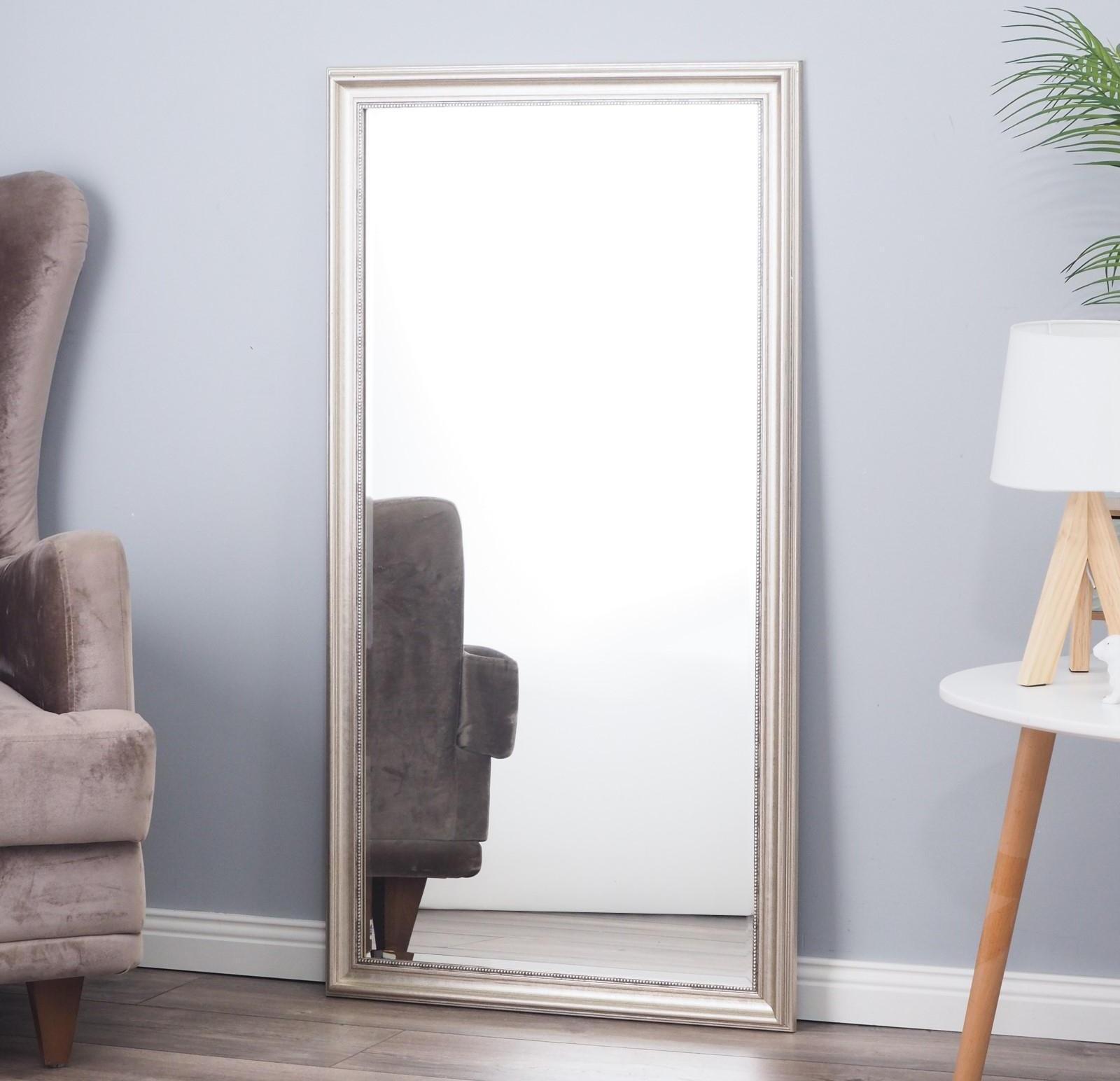 Зеркало настенное в раме 