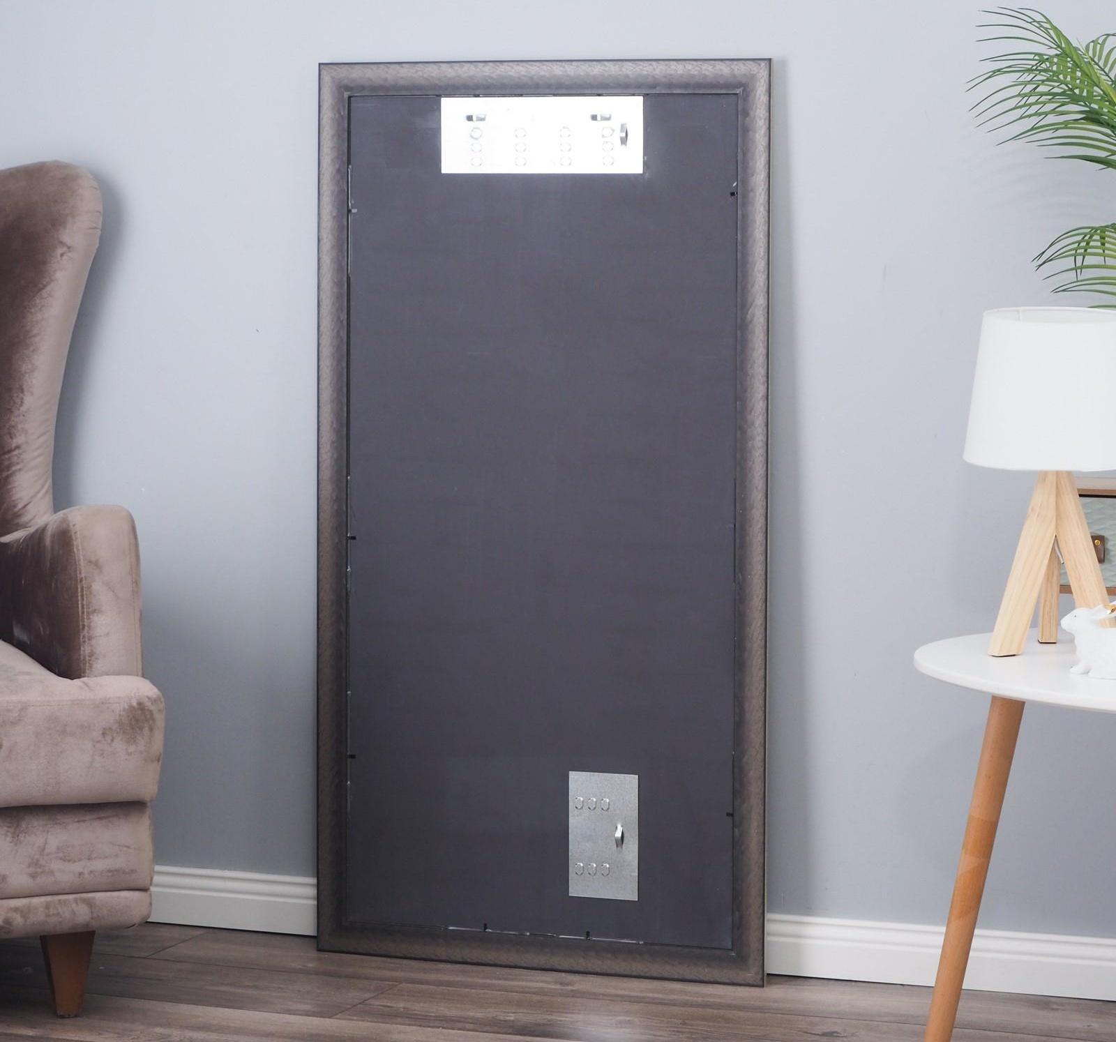 Зеркало настенное в раме 