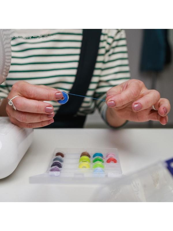 Набор шпулек с нитками в контейнере, d = 20 мм, 25 шт, цвет разноцветный