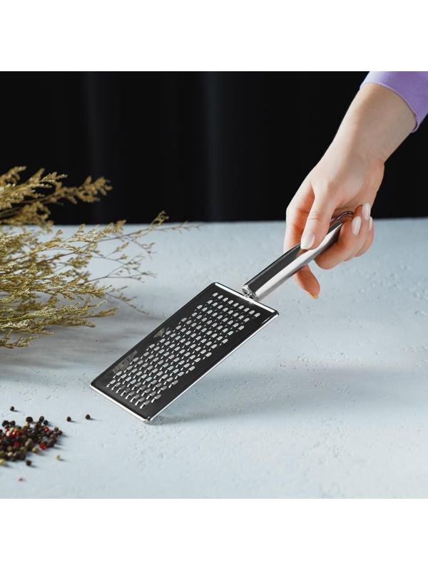 Тёрка Доляна «Металлик», 14×8 см, мелкая, с ручкой, цвет хромированный