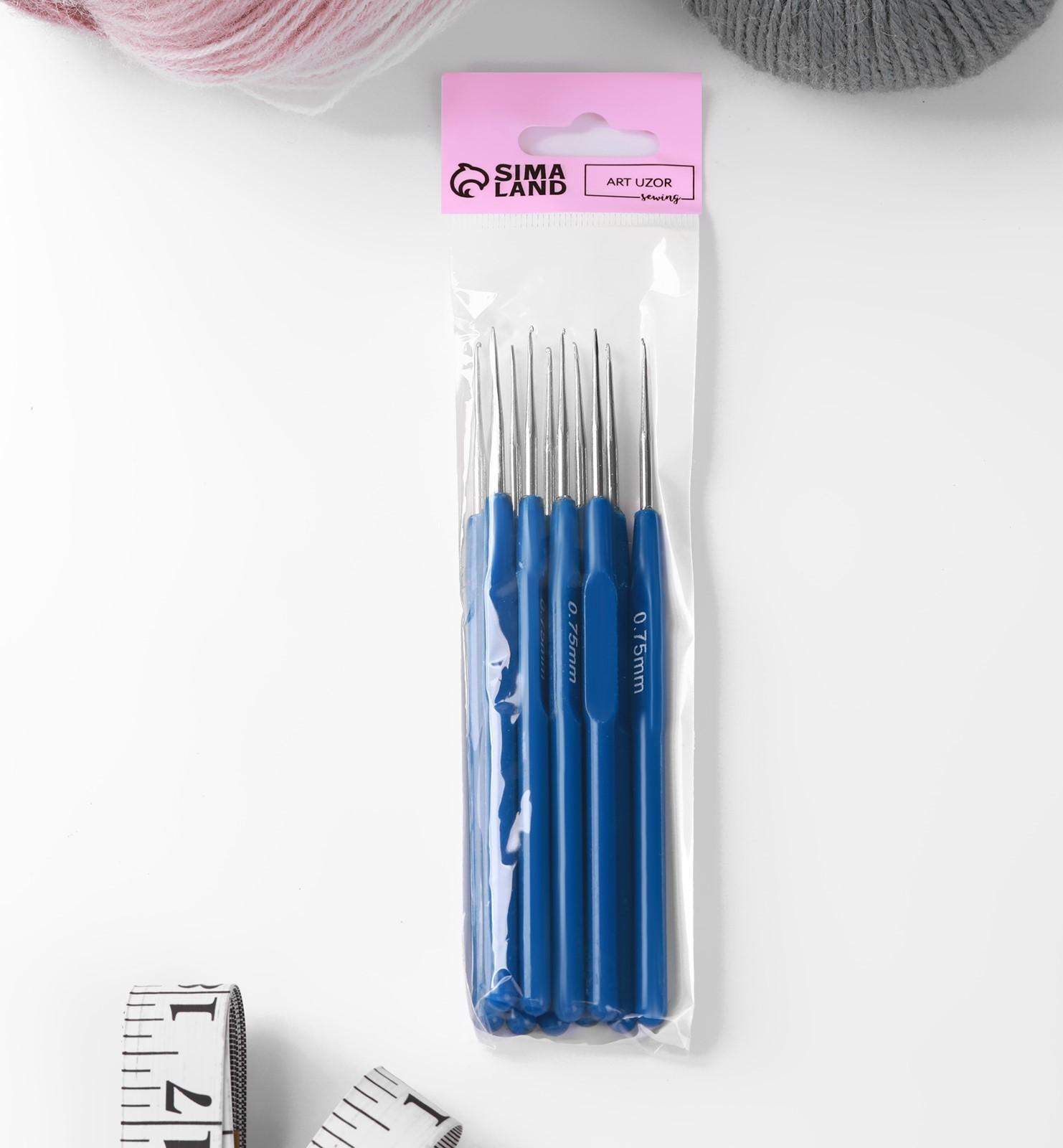 Крючок для вязания, с пластиковой ручкой, d = 0,75 мм, 13,5 см, цвет синий