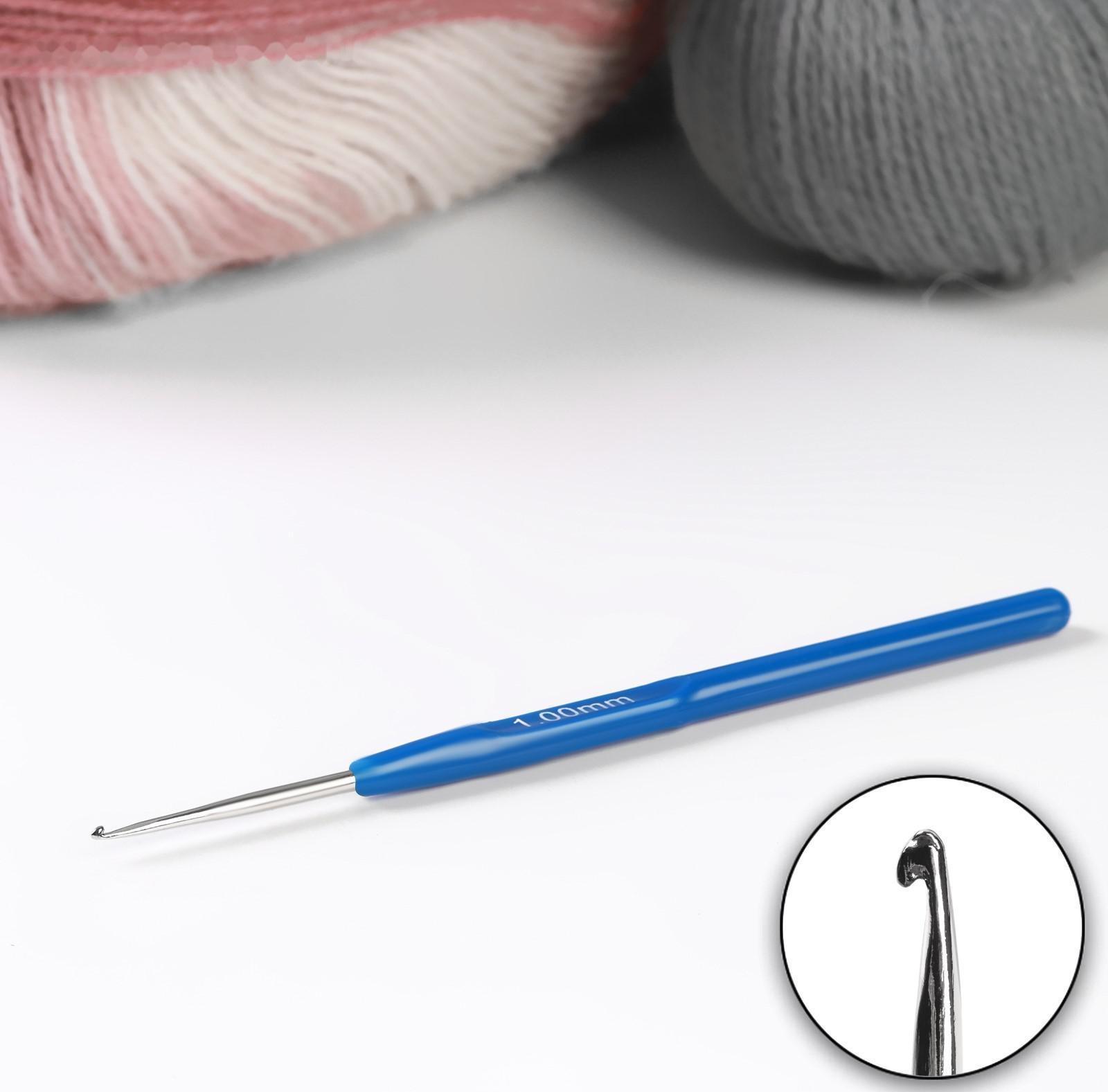 Крючок для вязания, с пластиковой ручкой, d = 1 мм, 13,5 см, цвет синий