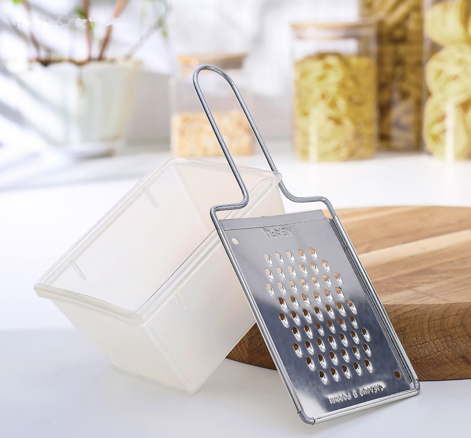 Тёрка плоская с контейнером «Морковная», цвет МИКС