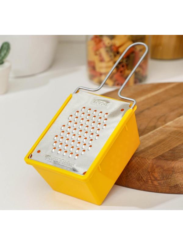 Тёрка плоская с контейнером «Морковная», цвет МИКС