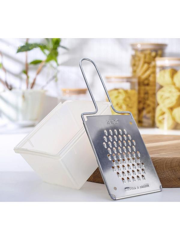 Тёрка плоская с контейнером «Морковная», цвет МИКС