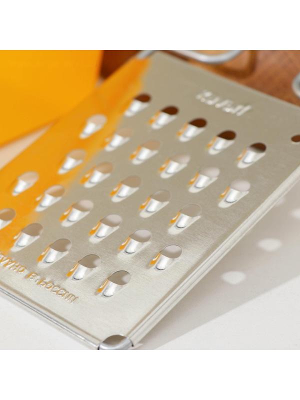 Тёрка плоская с контейнером «Овощная», цвет МИКС