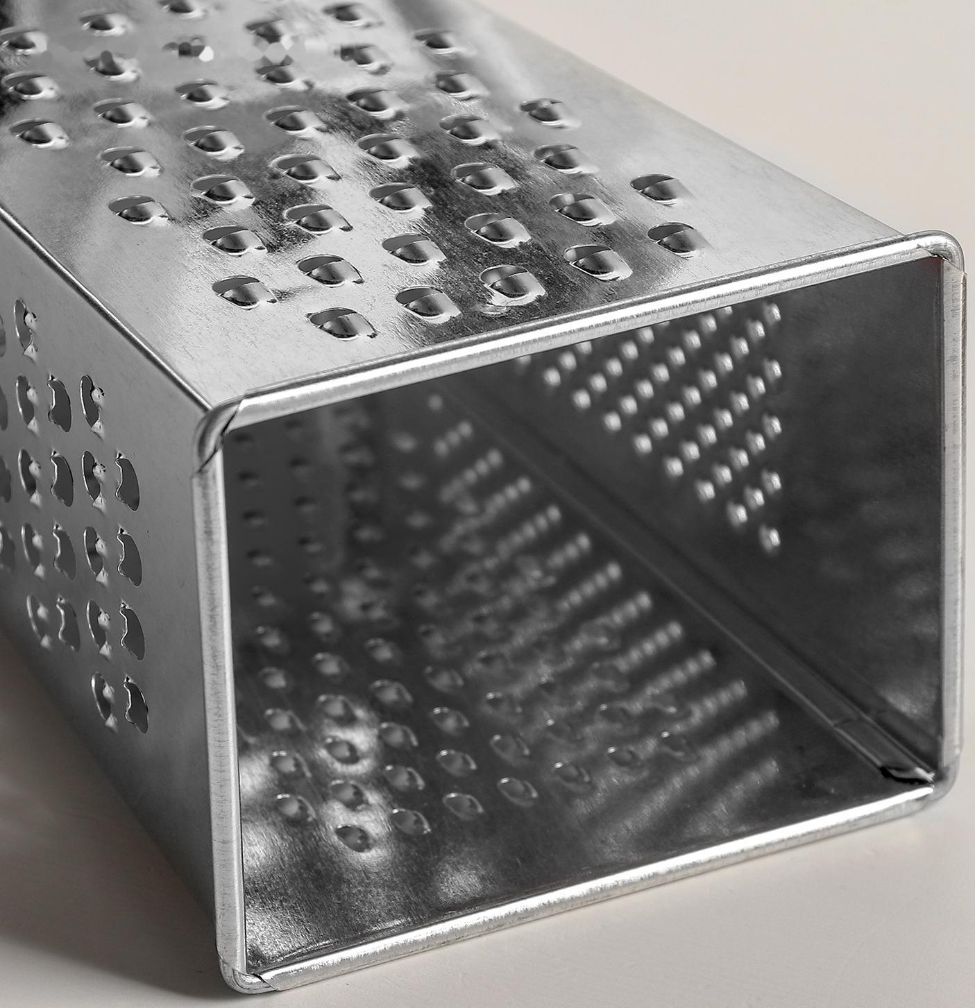 Тёрка «Комфорт», 4 грани с контейнером 450 мл и круглой ручкой, 11×8,5×28 см, цвет МИКС