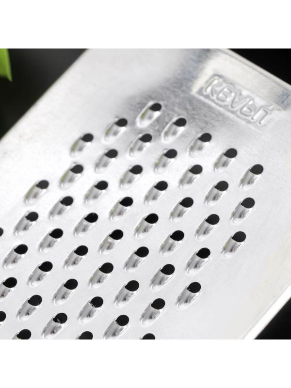 Тёрка плоская для моркови «Помощник», 8,5×20 см