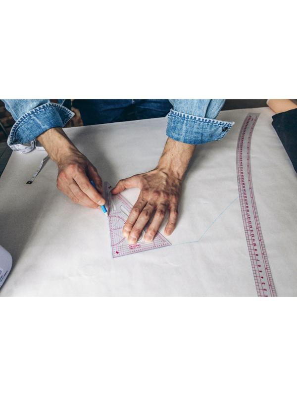 Лекало портновское метрическое «Треугольник», 20,5 × 11 см, толщина 0,5 мм, цвет прозрачный