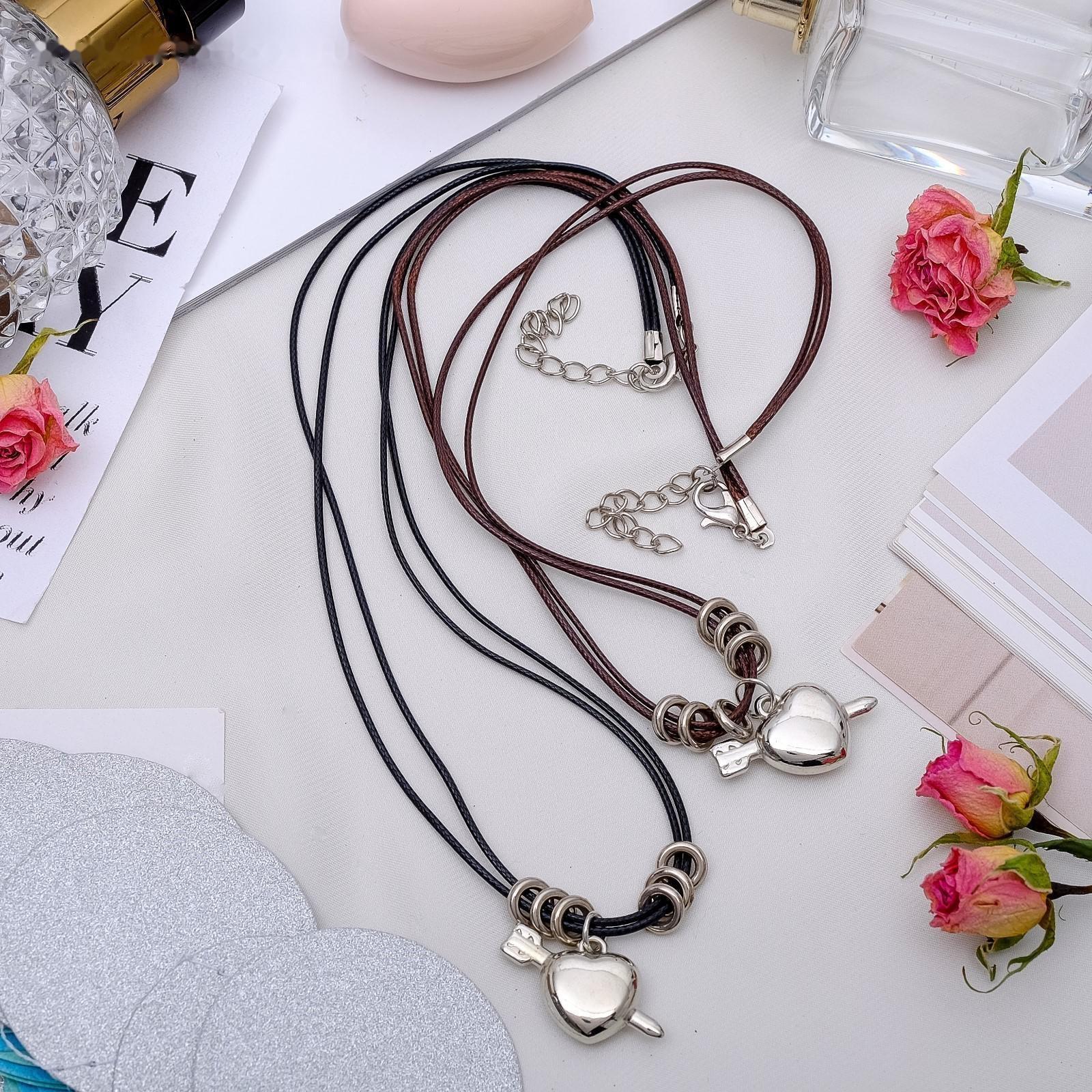 Кулоны на шнурке 