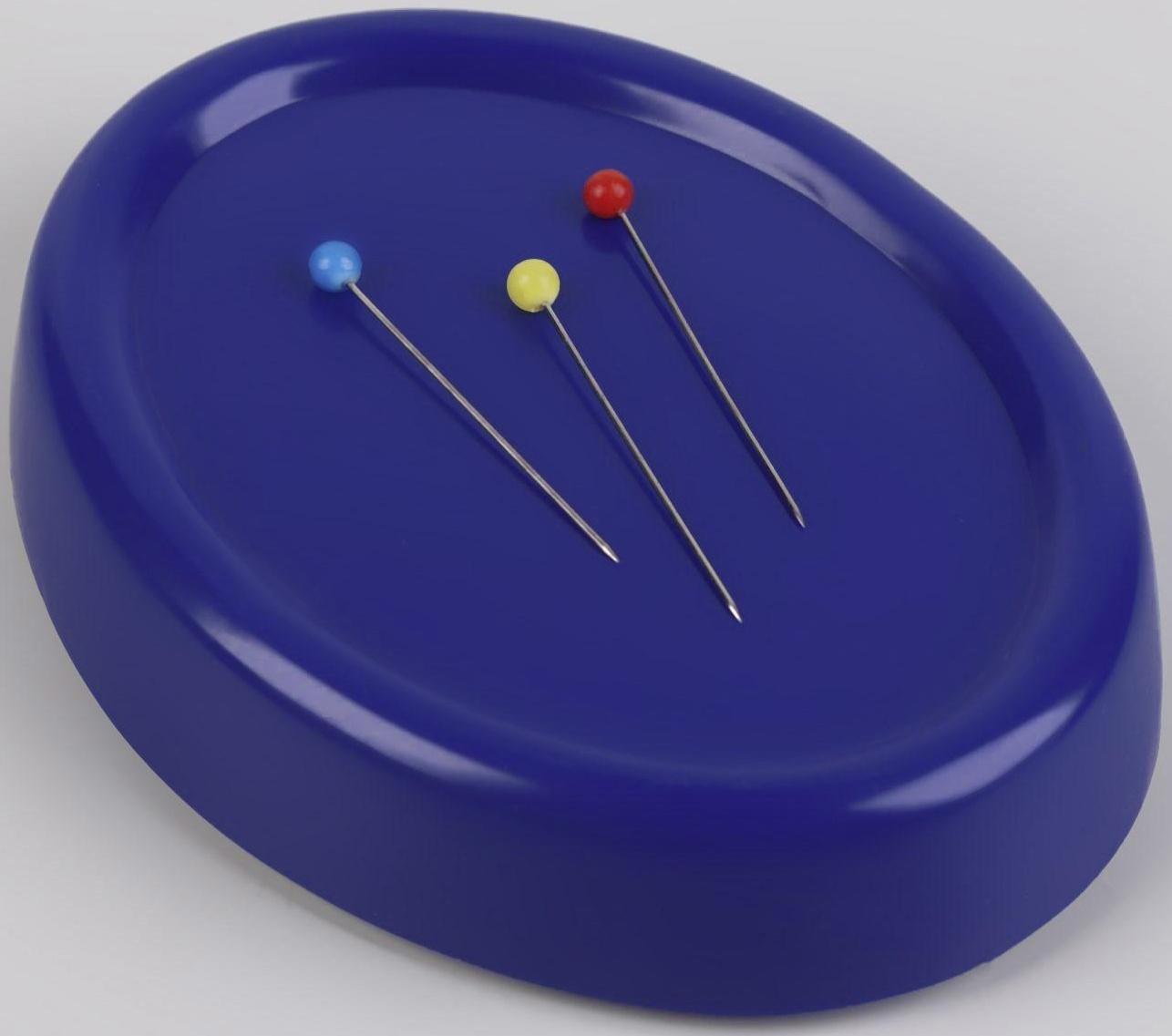 Игольница магнитная с булавками, 10 × 7,5 × 3,8 см