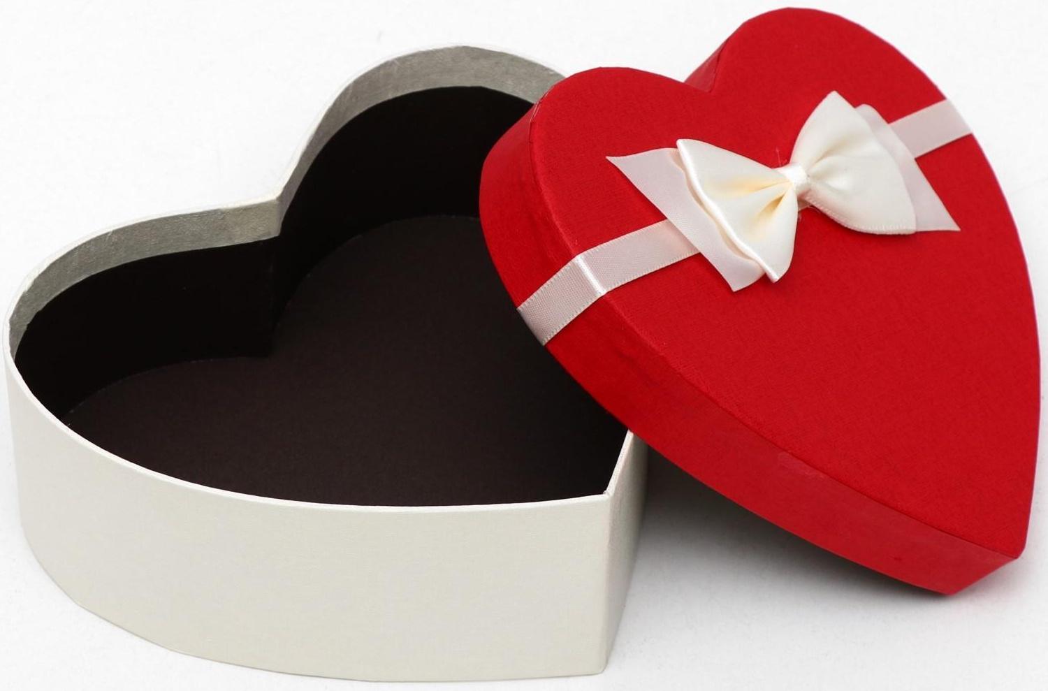 Набор коробок 3 в 1 сердца, Белый-алый, 21 х 19 х 9 - 15.5 х 14 х 6 см