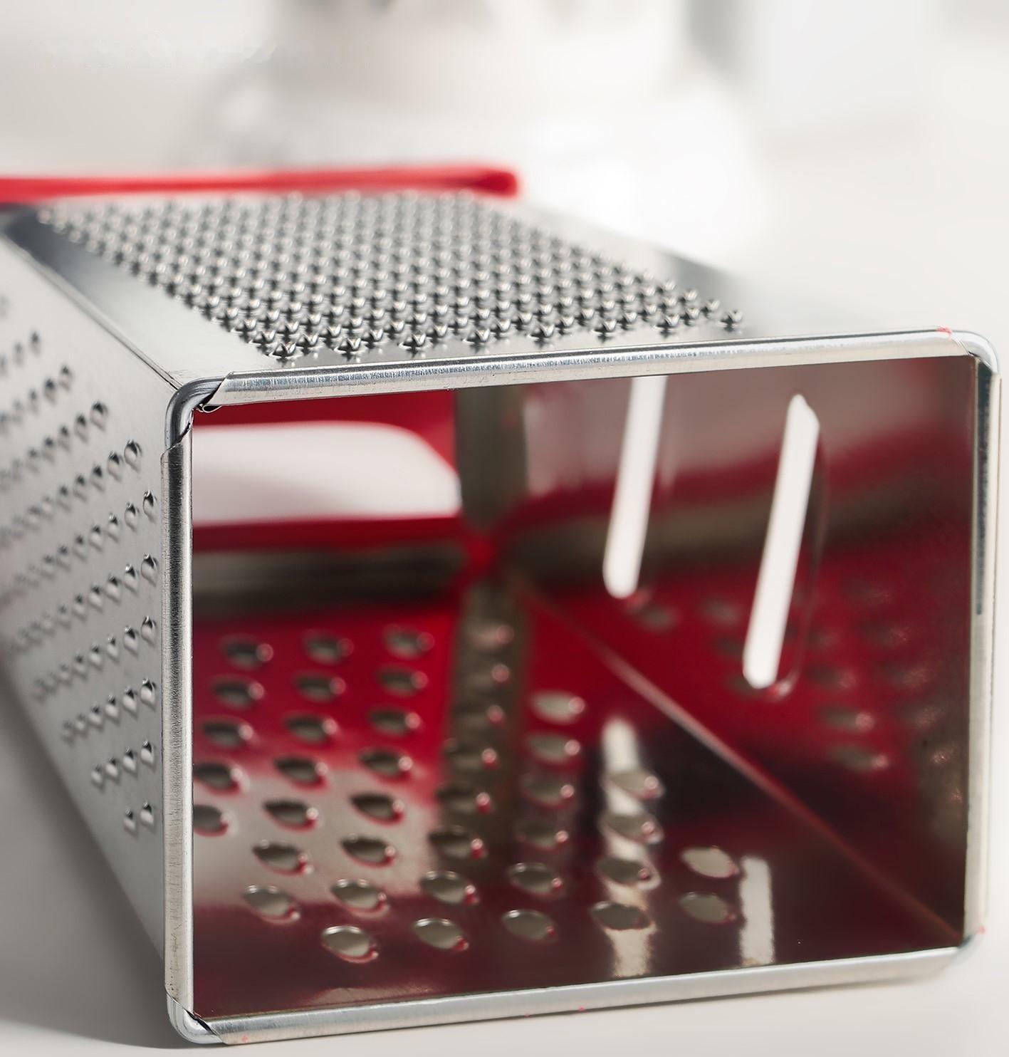 Тёрка «Универсал», 4 грани,с крышкой-дозатором и с пластмассовой ручкой 11×8,5×22 см, цвет МИКС