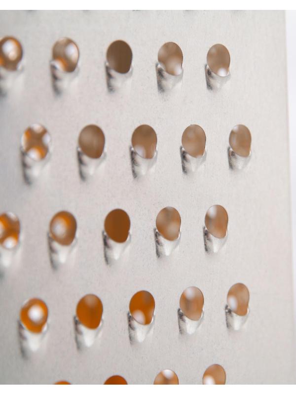 Тёрка «Универсал», 4 грани,с крышкой-дозатором и с пластмассовой ручкой 11×8,5×22 см, цвет МИКС