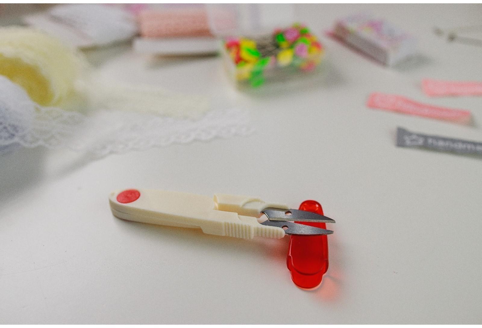 Ножницы для обрезки ниток, с защитным колпачком, 12 см, цвет МИКС