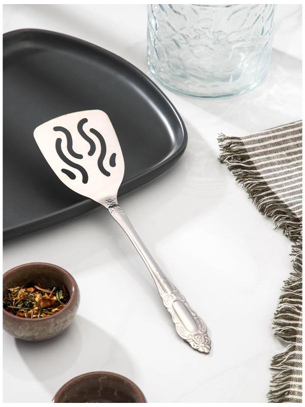 Лопатка «Королевство», h=22 см, с отверстиями