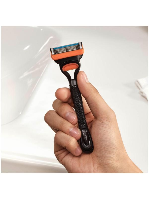 Бритвенный станок Gillette Fusion + 2 сменных кассеты, 5 лезвий