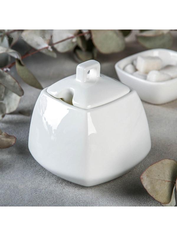 Сахарница фарфоровая Ilona, 340 мл, с крышкой, цвет белый