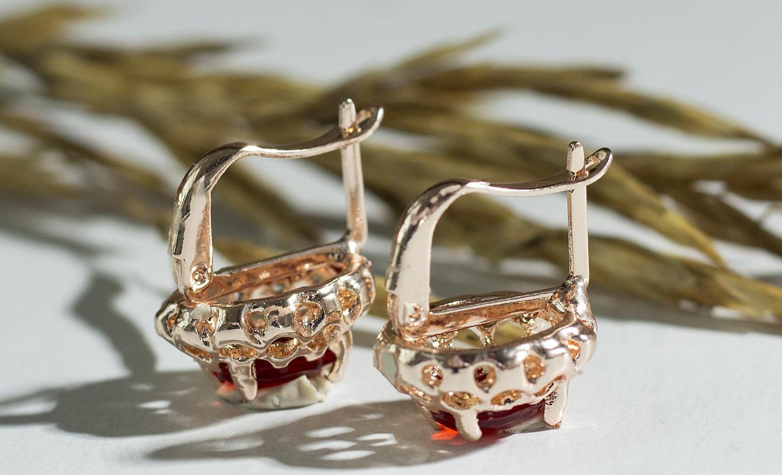 Серьги со стразами 