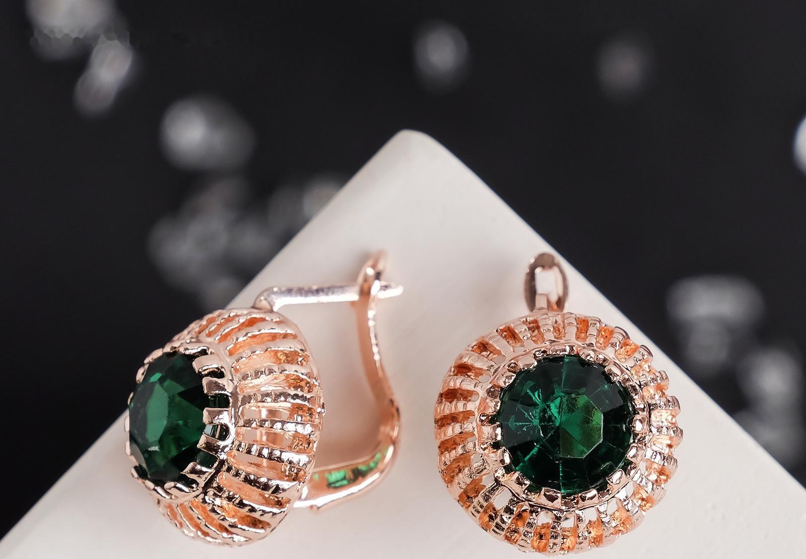 Серьги со стразами 