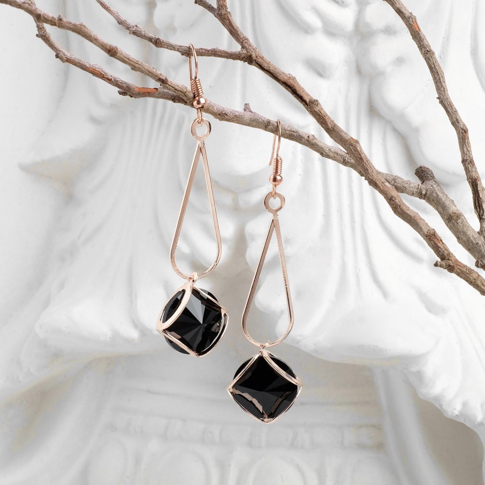 Серьги висячие со стразами 