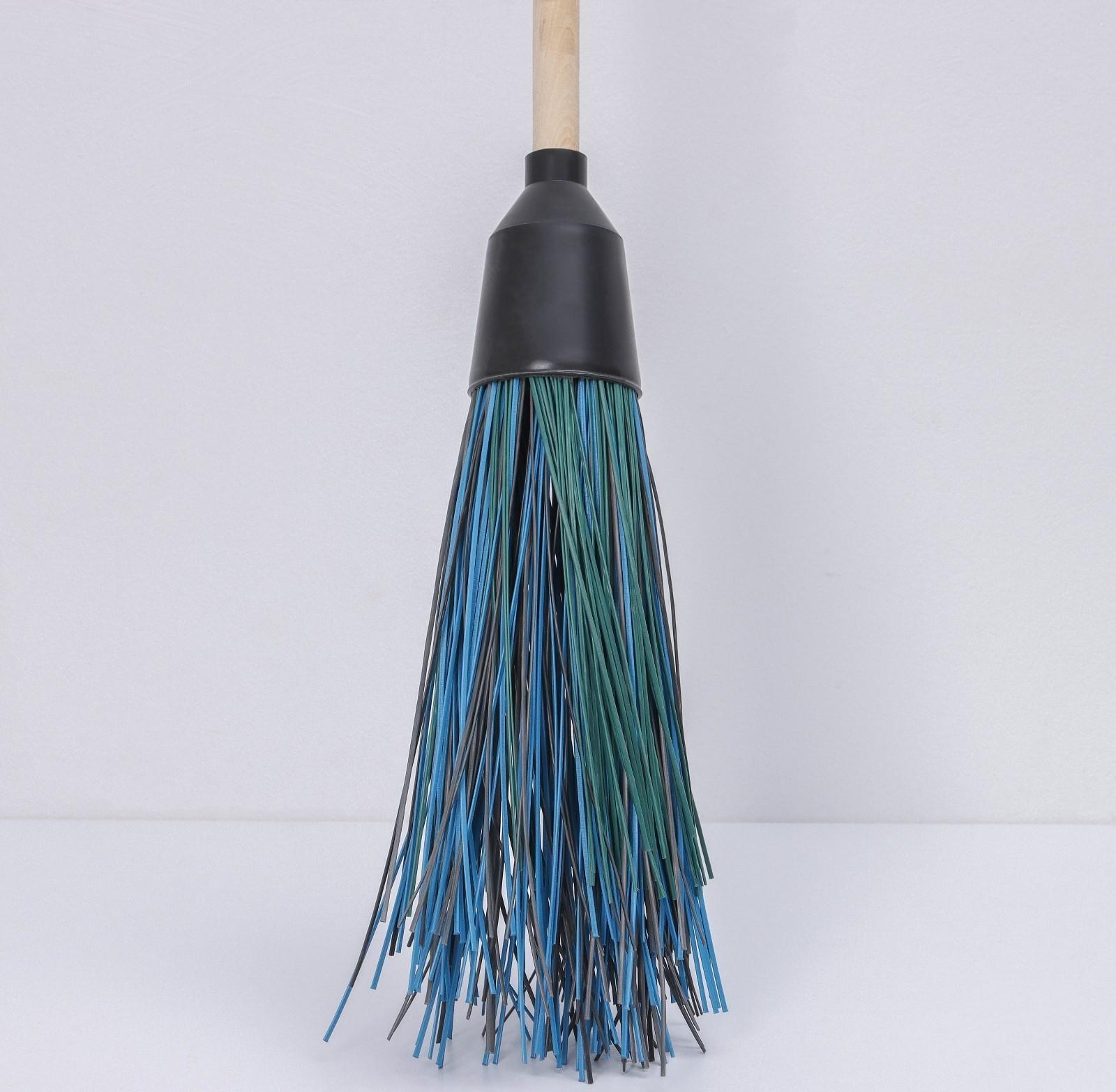 Метла полипропиленовая, наборная, с черенком, 4 кольца, цвет МИКС